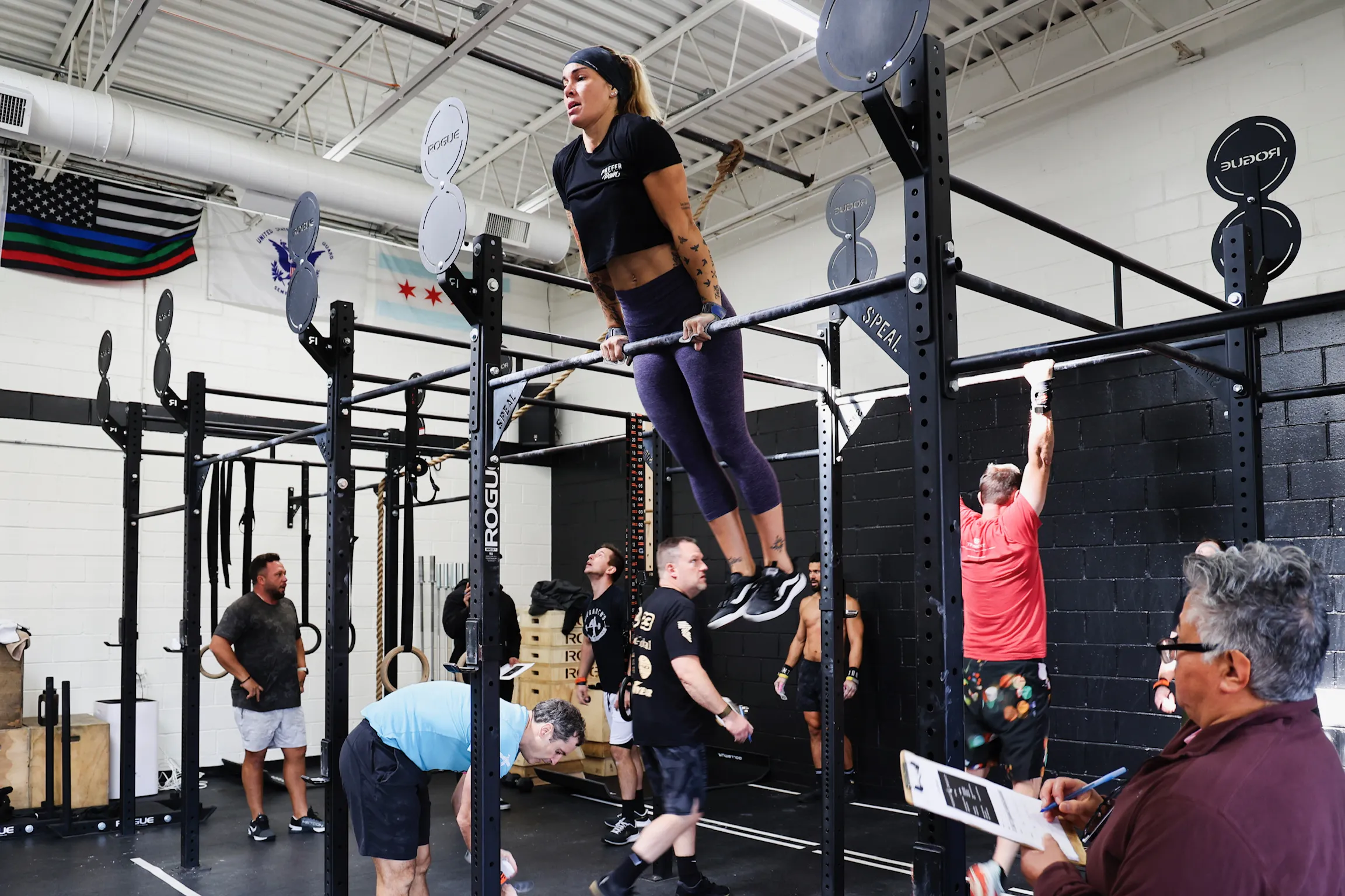 Dede doing a muscle up